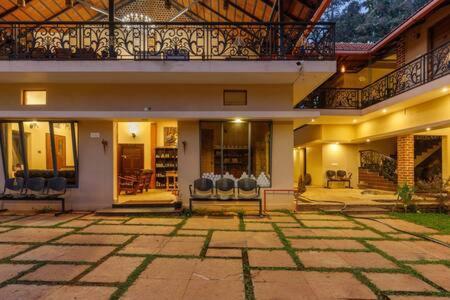 Golden Radiance Airyaman Spa & Pool Villa Breakfast & Spa Included Mysore Exterior foto